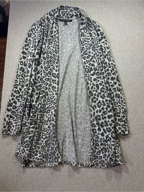 White House Black Market Gray Leopard Print Open Cardigan